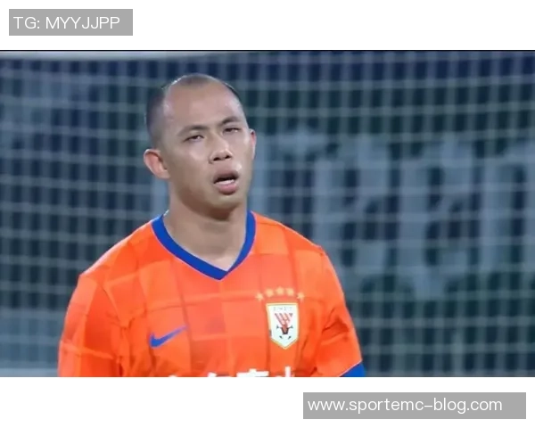 黄政宇凌空破门激情滑跪庆祝迎来泰山生涯第二球精彩瞬间